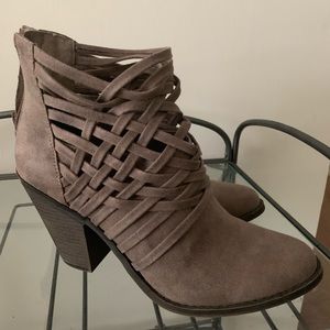 Fergalicious by Fergie heal boots